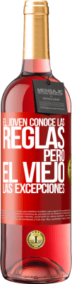 29,95 € Envío gratis | Vino Rosado Edición ROSÉ El joven conoce las reglas, pero el viejo las excepciones Etiqueta Roja. Etiqueta personalizable Vino joven Cosecha 2024 Tempranillo