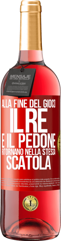 29,95 € Spedizione Gratuita | Vino rosato Edizione ROSÉ Alla fine del gioco, il re e il pedone ritornano nella stessa scatola Etichetta Rossa. Etichetta personalizzabile Vino giovane Raccogliere 2024 Tempranillo