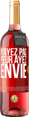 29,95 € Envoi gratuit | Vin rosé Édition ROSÉ N'ayez pas peur. Ayez envie Étiquette Rouge. Étiquette personnalisable Vin jeune Récolte 2025 Tempranillo