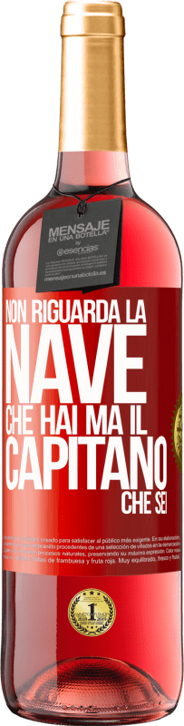 29,95 € Spedizione Gratuita | Vino rosato Edizione ROSÉ Non riguarda la nave che hai, ma il capitano che sei Etichetta Rossa. Etichetta personalizzabile Vino giovane Raccogliere 2024 Tempranillo