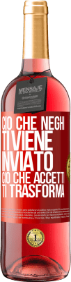 29,95 € Spedizione Gratuita | Vino rosato Edizione ROSÉ Ciò che neghi ti viene inviato. Ciò che accetti ti trasforma Etichetta Rossa. Etichetta personalizzabile Vino giovane Raccogliere 2023 Tempranillo