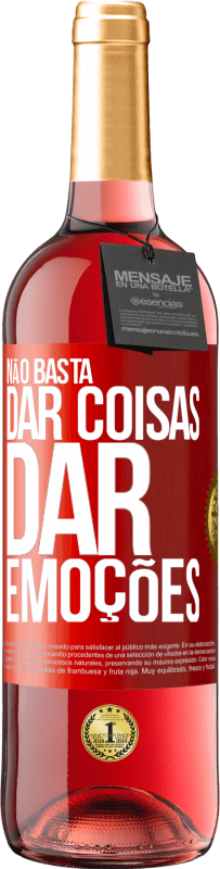 29,95 € Envio grátis | Vinho rosé Edição ROSÉ Não basta dar coisas, dar emoções Etiqueta Vermelha. Etiqueta personalizável Vinho jovem Colheita 2024 Tempranillo