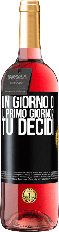 29,95 € Spedizione Gratuita | Vino rosato Edizione ROSÉ un giorno o il primo giorno? Tu decidi Etichetta Nera. Etichetta personalizzabile Vino giovane Raccogliere 2024 Tempranillo