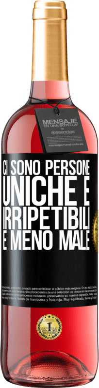 29,95 € Spedizione Gratuita | Vino rosato Edizione ROSÉ Ci sono persone uniche e irripetibili. E meno male Etichetta Nera. Etichetta personalizzabile Vino giovane Raccogliere 2024 Tempranillo