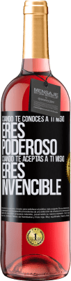 29,95 € Envío gratis | Vino Rosado Edición ROSÉ Cuando te conoces a ti mismo, eres poderoso. Cuando te aceptas a ti mismo, eres invencible Etiqueta Negra. Etiqueta personalizable Vino joven Cosecha 2023 Tempranillo