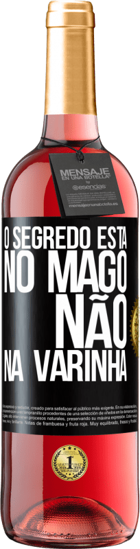 29,95 € Envio grátis | Vinho rosé Edição ROSÉ O segredo está no mago, não na varinha Etiqueta Preta. Etiqueta personalizável Vinho jovem Colheita 2024 Tempranillo