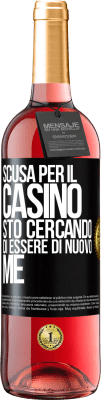 29,95 € Spedizione Gratuita | Vino rosato Edizione ROSÉ Scusa per il casino, sto cercando di essere di nuovo me Etichetta Nera. Etichetta personalizzabile Vino giovane Raccogliere 2024 Tempranillo