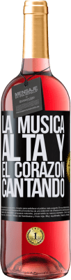 29,95 € Envío gratis | Vino Rosado Edición ROSÉ La música alta y el corazón cantando Etiqueta Negra. Etiqueta personalizable Vino joven Cosecha 2024 Tempranillo