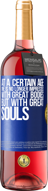29,95 € Free Shipping | Rosé Wine ROSÉ Edition At a certain age one is no longer impressed with great bodies, but with great souls Blue Label. Customizable label Young wine Harvest 2025 Tempranillo