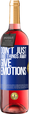 29,95 € Free Shipping | Rosé Wine ROSÉ Edition Don't just give things away, give emotions Blue Label. Customizable label Young wine Harvest 2025 Tempranillo