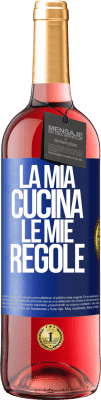 29,95 € Spedizione Gratuita | Vino rosato Edizione ROSÉ La mia cucina, le mie regole Etichetta Blu. Etichetta personalizzabile Vino giovane Raccogliere 2023 Tempranillo