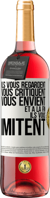 29,95 € Envoi gratuit | Vin rosé Édition ROSÉ Ils vous regardent, vous critiquent vous envient... et à la fin ils vous imitent Étiquette Blanche. Étiquette personnalisable Vin jeune Récolte 2023 Tempranillo