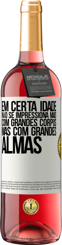 29,95 € Envio grátis | Vinho rosé Edição ROSÉ Em certa idade, não se impressiona mais com grandes corpos, mas com grandes almas Etiqueta Branca. Etiqueta personalizável Vinho jovem Colheita 2025 Tempranillo