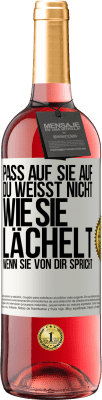 29,95 € Kostenloser Versand | Roséwein ROSÉ Ausgabe Pass auf sie auf. Du weißt nicht, wie sie lächelt, wenn sie von dir spricht Weißes Etikett. Anpassbares Etikett Junger Wein Ernte 2023 Tempranillo