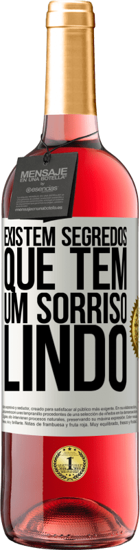 29,95 € Envio grátis | Vinho rosé Edição ROSÉ Existem segredos que têm um sorriso lindo Etiqueta Branca. Etiqueta personalizável Vinho jovem Colheita 2024 Tempranillo