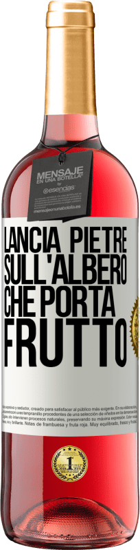 29,95 € Spedizione Gratuita | Vino rosato Edizione ROSÉ Lancia pietre sull'albero che porta frutto Etichetta Bianca. Etichetta personalizzabile Vino giovane Raccogliere 2024 Tempranillo