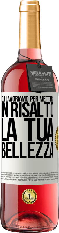 29,95 € Spedizione Gratuita | Vino rosato Edizione ROSÉ Qui lavoriamo per mettere in risalto la tua bellezza Etichetta Bianca. Etichetta personalizzabile Vino giovane Raccogliere 2023 Tempranillo