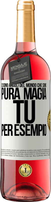 29,95 € Spedizione Gratuita | Vino rosato Edizione ROSÉ Ci sono angoli del mondo che sono pura magia. Tu per esempio Etichetta Bianca. Etichetta personalizzabile Vino giovane Raccogliere 2024 Tempranillo