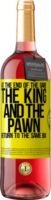 29,95 € Free Shipping | Rosé Wine ROSÉ Edition At the end of the game, the king and the pawn return to the same box Yellow Label. Customizable label Young wine Harvest 2025 Tempranillo