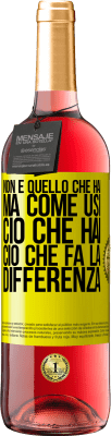 29,95 € Spedizione Gratuita | Vino rosato Edizione ROSÉ Non è quello che hai, ma come usi ciò che hai, ciò che fa la differenza Etichetta Gialla. Etichetta personalizzabile Vino giovane Raccogliere 2024 Tempranillo