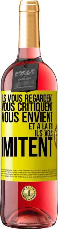 29,95 € Envoi gratuit | Vin rosé Édition ROSÉ Ils vous regardent, vous critiquent vous envient... et à la fin ils vous imitent Étiquette Jaune. Étiquette personnalisable Vin jeune Récolte 2024 Tempranillo