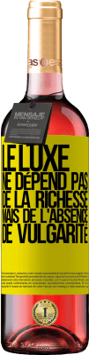 29,95 € Envoi gratuit | Vin rosé Édition ROSÉ Le luxe ne dépend pas de la richesse, mais de l'absence de vulgarité Étiquette Jaune. Étiquette personnalisable Vin jeune Récolte 2024 Tempranillo