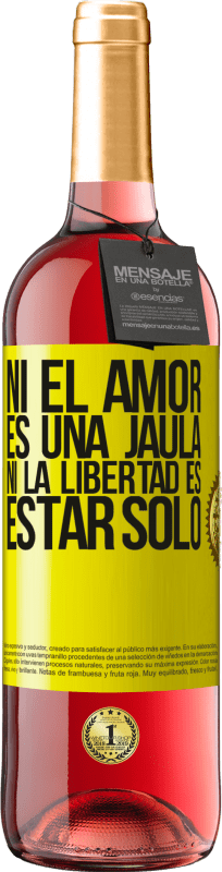 29,95 € Envío gratis | Vino Rosado Edición ROSÉ Ni el amor es una jaula, ni la libertad es estar solo Etiqueta Amarilla. Etiqueta personalizable Vino joven Cosecha 2025 Tempranillo