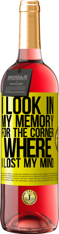 29,95 € 送料無料 | ロゼワイン ROSÉエディション 私は私の記憶を失ったコーナーを探します 黄色のラベル. カスタマイズ可能なラベル 若いワイン 収穫 2025 Tempranillo