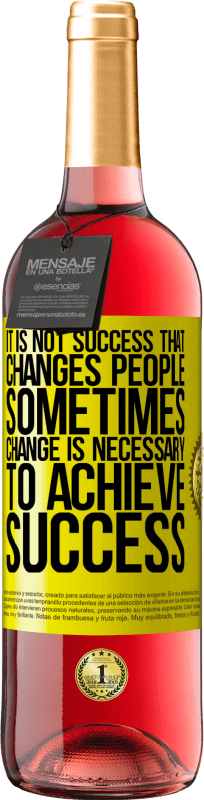 29,95 € 免费送货 | 桃红葡萄酒 ROSÉ版 改变人不是成功。有时候为了成功需要改变 黄色标签. 可自定义的标签 青年酒 收成 2025 Tempranillo
