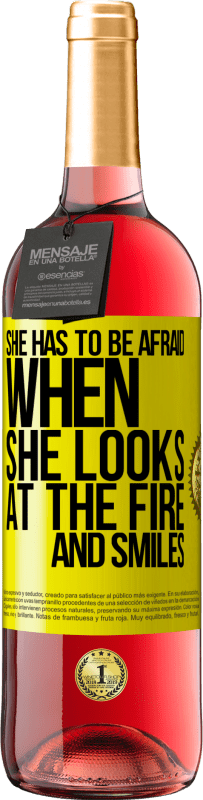 29,95 € Free Shipping | Rosé Wine ROSÉ Edition She has to be afraid when she looks at the fire and smiles Yellow Label. Customizable label Young wine Harvest 2023 Tempranillo