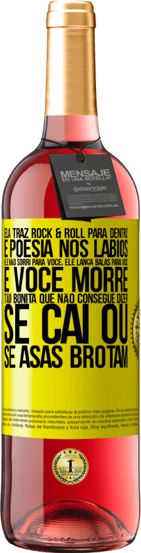 29,95 € Envio grátis | Vinho rosé Edição ROSÉ Ela traz Rock & Roll para dentro e poesia nos lábios. Ele não sorri para você, ele lança balas para você e você morre tão Etiqueta Amarela. Etiqueta personalizável Vinho jovem Colheita 2025 Tempranillo
