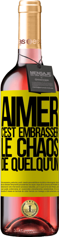 29,95 € Envoi gratuit | Vin rosé Édition ROSÉ Aimer, c'est embrasser le chaos de quelqu'un Étiquette Jaune. Étiquette personnalisable Vin jeune Récolte 2024 Tempranillo