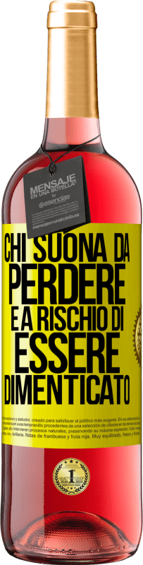 29,95 € Spedizione Gratuita | Vino rosato Edizione ROSÉ Chi suona da perdere è a rischio di essere dimenticato Etichetta Gialla. Etichetta personalizzabile Vino giovane Raccogliere 2024 Tempranillo