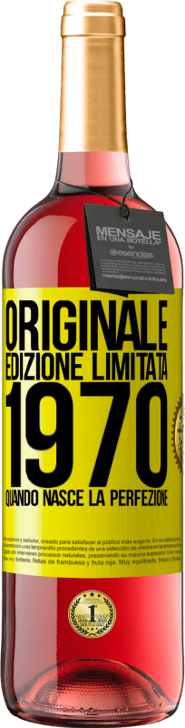 29,95 € Spedizione Gratuita | Vino rosato Edizione ROSÉ Originale. Edizione Limitata. 1970. Quando nasce la perfezione Etichetta Gialla. Etichetta personalizzabile Vino giovane Raccogliere 2024 Tempranillo