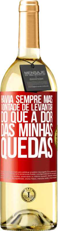 29,95 € Envio grátis | Vinho branco Edição WHITE Havia sempre mais vontade de levantar do que a dor das minhas quedas Etiqueta Vermelha. Etiqueta personalizável Vinho jovem Colheita 2024 Verdejo