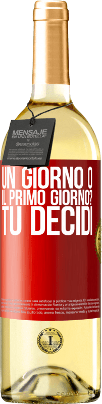 29,95 € Spedizione Gratuita | Vino bianco Edizione WHITE un giorno o il primo giorno? Tu decidi Etichetta Rossa. Etichetta personalizzabile Vino giovane Raccogliere 2024 Verdejo