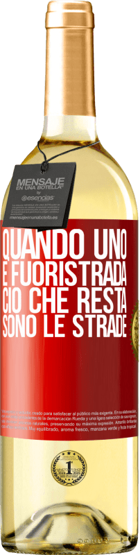 29,95 € Spedizione Gratuita | Vino bianco Edizione WHITE Quando uno è fuoristrada, ciò che resta sono le strade Etichetta Rossa. Etichetta personalizzabile Vino giovane Raccogliere 2024 Verdejo