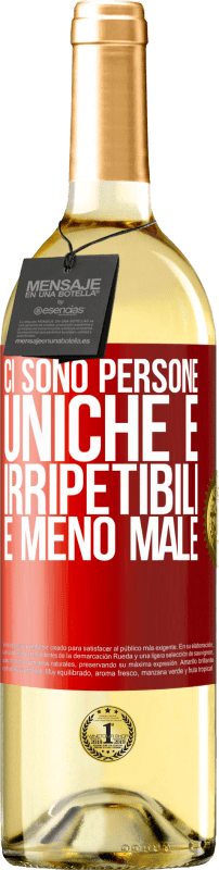 29,95 € Spedizione Gratuita | Vino bianco Edizione WHITE Ci sono persone uniche e irripetibili. E meno male Etichetta Rossa. Etichetta personalizzabile Vino giovane Raccogliere 2024 Verdejo