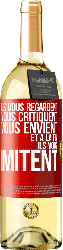 29,95 € Envoi gratuit | Vin blanc Édition WHITE Ils vous regardent, vous critiquent vous envient... et à la fin ils vous imitent Étiquette Rouge. Étiquette personnalisable Vin jeune Récolte 2025 Verdejo
