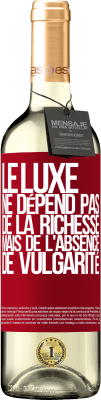 29,95 € Envoi gratuit | Vin blanc Édition WHITE Le luxe ne dépend pas de la richesse, mais de l'absence de vulgarité Étiquette Rouge. Étiquette personnalisable Vin jeune Récolte 2023 Verdejo