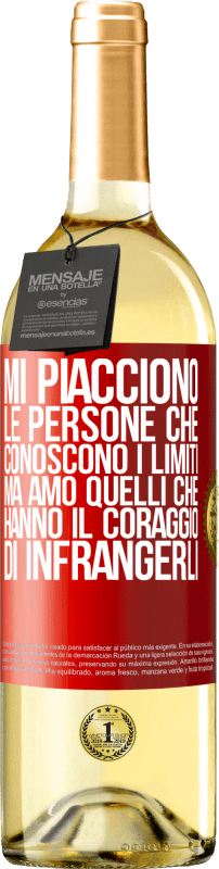 29,95 € Spedizione Gratuita | Vino bianco Edizione WHITE Mi piacciono le persone che conoscono i limiti, ma amo quelli che hanno il coraggio di infrangerli Etichetta Rossa. Etichetta personalizzabile Vino giovane Raccogliere 2024 Verdejo