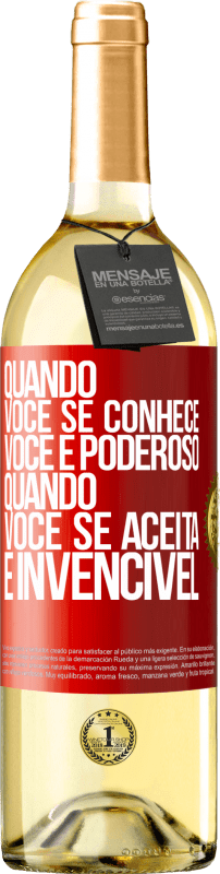 29,95 € Envio grátis | Vinho branco Edição WHITE Quando você se conhece, você é poderoso. Quando você se aceita, é invencível Etiqueta Vermelha. Etiqueta personalizável Vinho jovem Colheita 2024 Verdejo