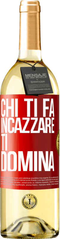 29,95 € Spedizione Gratuita | Vino bianco Edizione WHITE Chi ti fa incazzare, ti domina Etichetta Rossa. Etichetta personalizzabile Vino giovane Raccogliere 2024 Verdejo