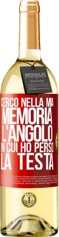 29,95 € Spedizione Gratuita | Vino bianco Edizione WHITE Cerco nella mia memoria l'angolo in cui ho perso la testa Etichetta Rossa. Etichetta personalizzabile Vino giovane Raccogliere 2024 Verdejo