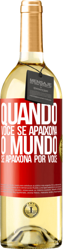 29,95 € Envio grátis | Vinho branco Edição WHITE Quando você se apaixona, o mundo se apaixona por você Etiqueta Vermelha. Etiqueta personalizável Vinho jovem Colheita 2024 Verdejo