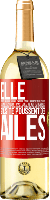 29,95 € Envoi gratuit | Vin blanc Édition WHITE Elle apporte du Rock & Roll en elle et de la poésie sur les lèvres. Elle ne te sourit pas, elle te jette des balles et tu meurs Étiquette Rouge. Étiquette personnalisable Vin jeune Récolte 2025 Verdejo
