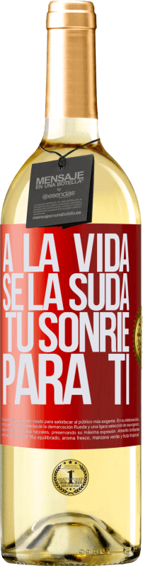 29,95 € Envío gratis | Vino Blanco Edición WHITE A la vida se la suda, tú sonríe para ti Etiqueta Roja. Etiqueta personalizable Vino joven Cosecha 2023 Verdejo