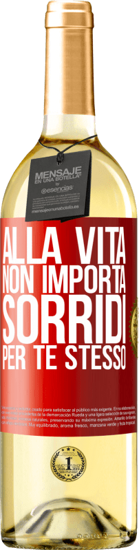 29,95 € Spedizione Gratuita | Vino bianco Edizione WHITE Alla vita non importa, sorridi per te stesso Etichetta Rossa. Etichetta personalizzabile Vino giovane Raccogliere 2024 Verdejo