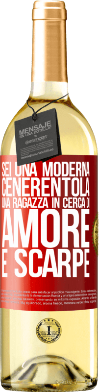 29,95 € Spedizione Gratuita | Vino bianco Edizione WHITE Sei una moderna Cenerentola, una ragazza in cerca di amore e scarpe Etichetta Rossa. Etichetta personalizzabile Vino giovane Raccogliere 2024 Verdejo