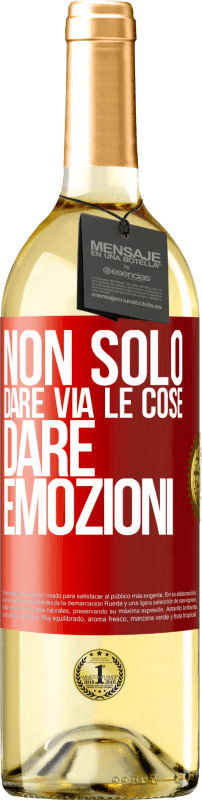 29,95 € Spedizione Gratuita | Vino bianco Edizione WHITE Non solo dare via le cose, dare emozioni Etichetta Rossa. Etichetta personalizzabile Vino giovane Raccogliere 2024 Verdejo